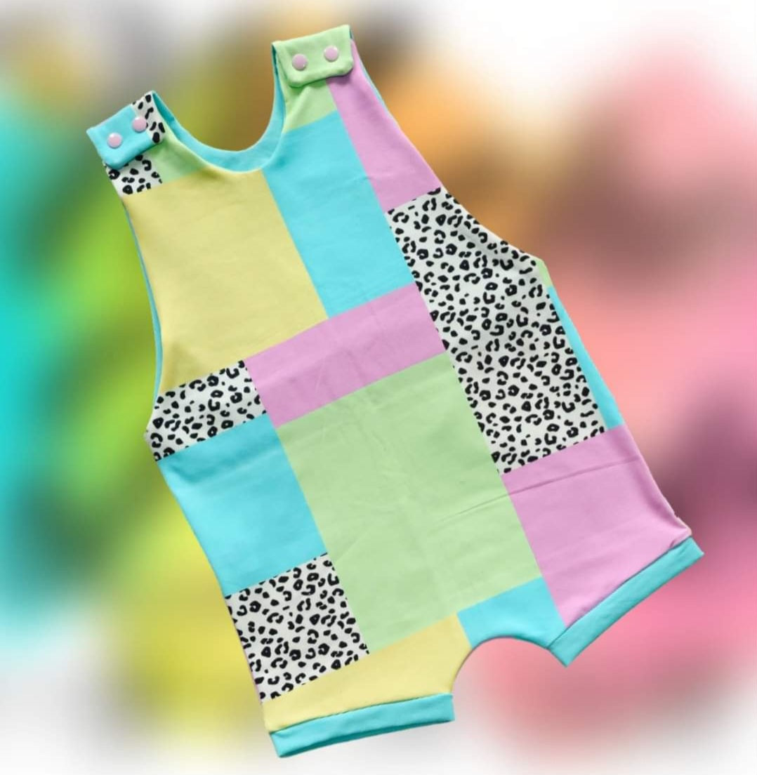 Short romper (shoulder snaps)