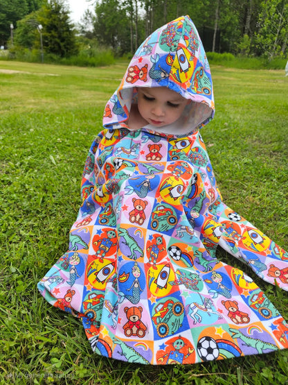 Childrens - Hooded towel poncho (1-13 years)