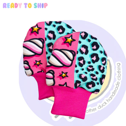 New Baby Mittens One size 0-6m